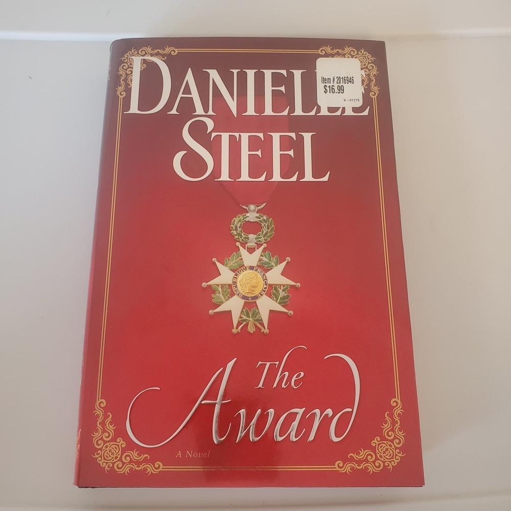 The Award by Danielle Steel (2016, Hardcover) Very Good Pre-owned Condition